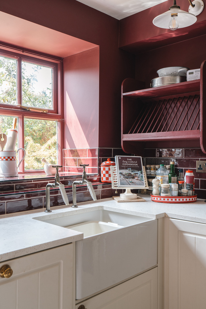 cuisine murs rouges décoration rustique chic cuisine murs rouges décoration rustique chic