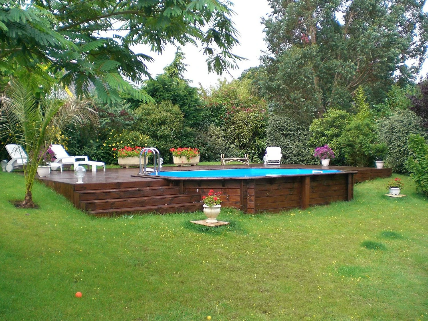 piscine hors-sol semi enterrée dans terrasse piscine hors-sol semi enterrée dans terrasse