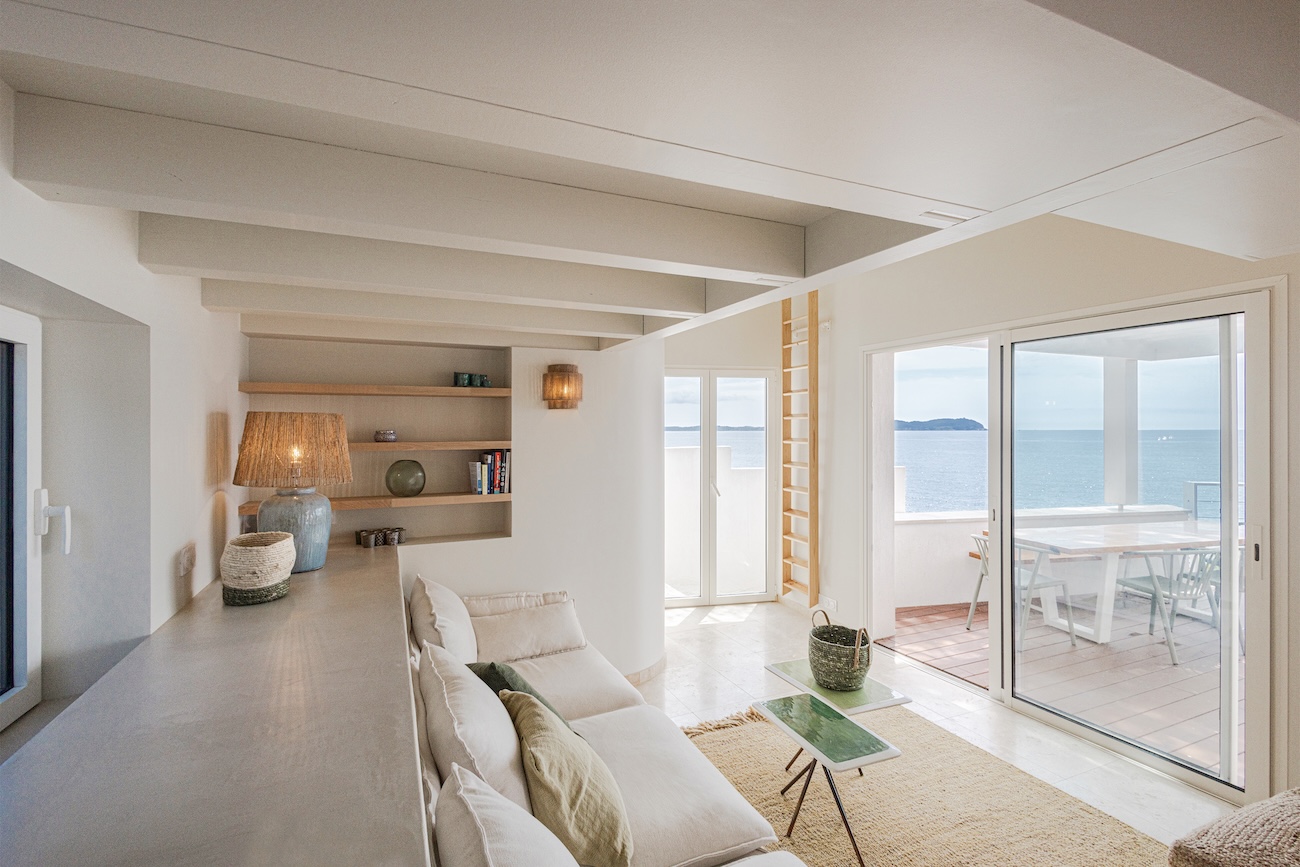 salon maison bord de mer 46m2 Méditerranée