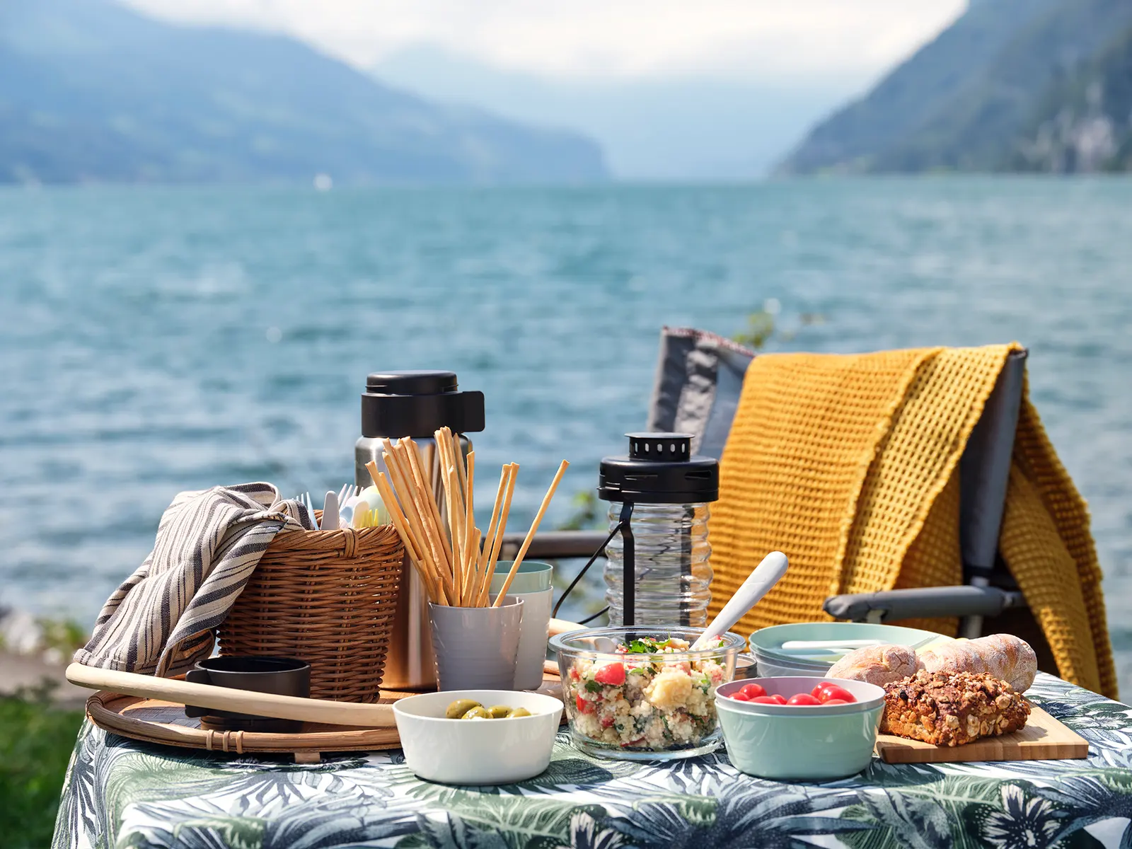 table pique-nique bord de lac
