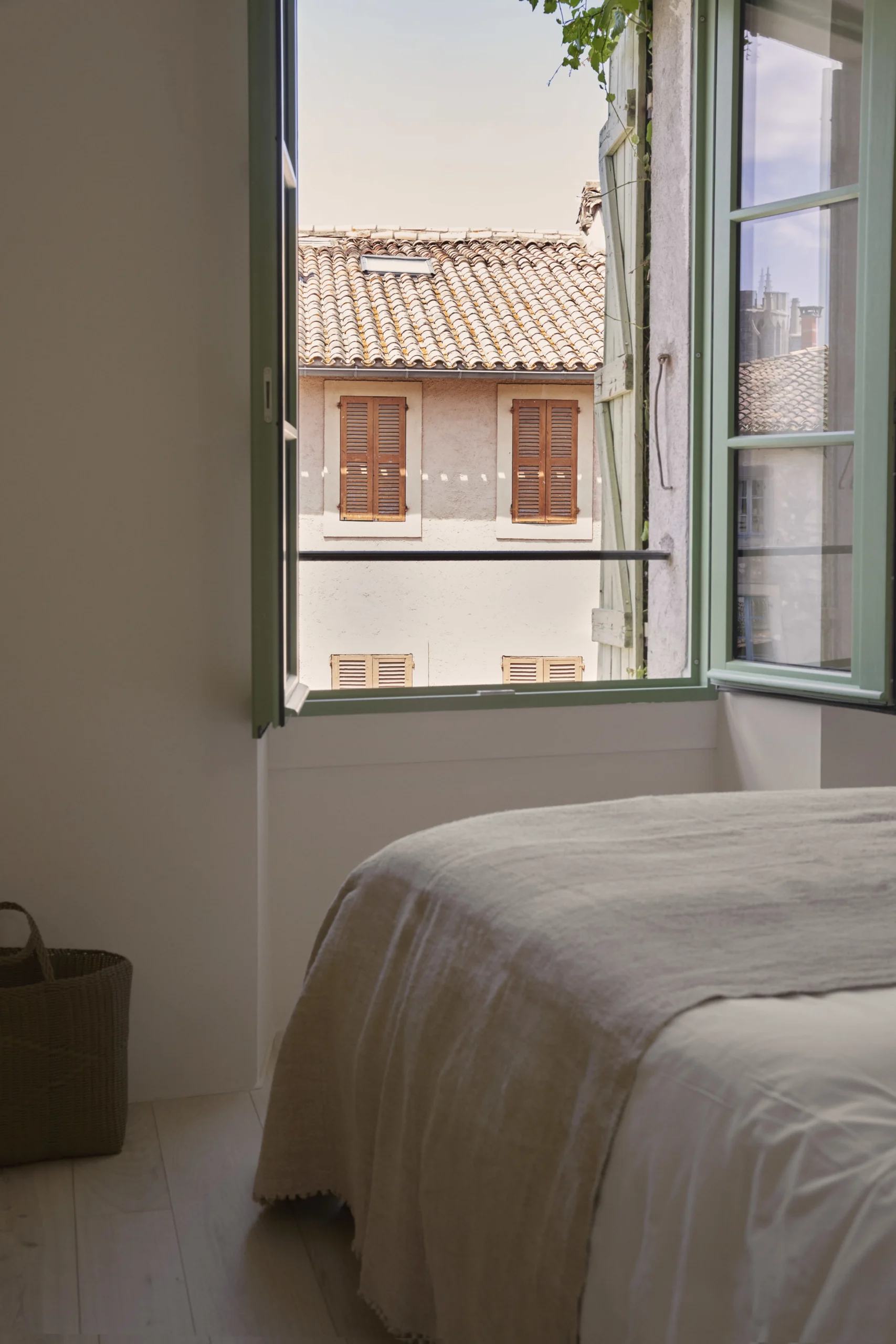 chambre minimaliste maison Vipp à Lagrasse chambre minimaliste maison Vipp à Lagrasse