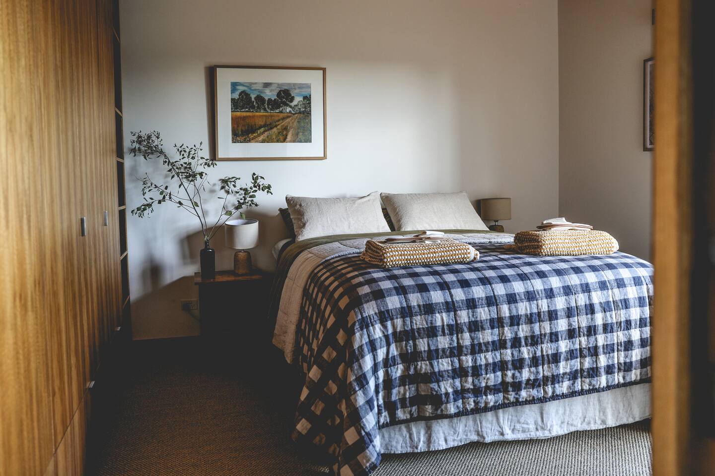 chambre moderne placard bois