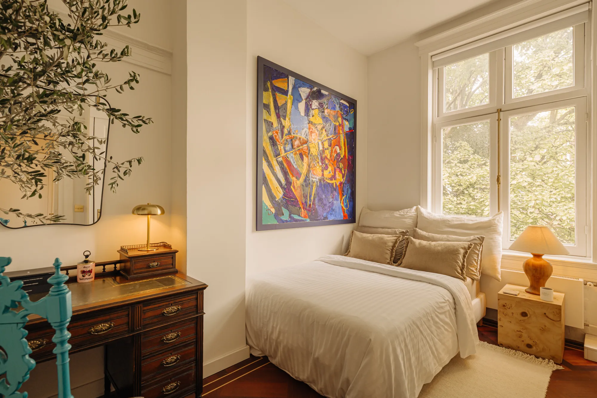 chambre avec bureau