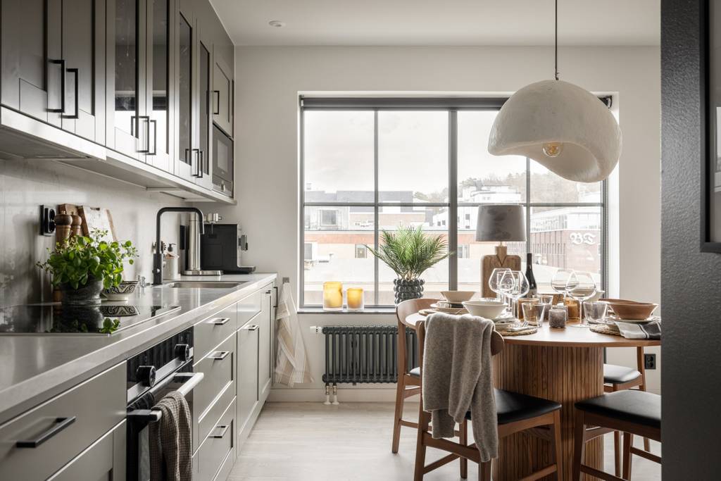 cuisine et salle à manger décoration design tons neutres deux-pièces 61m2