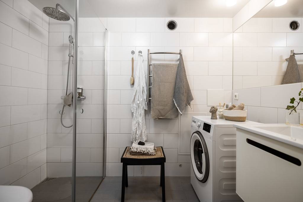 salle de bain blanche