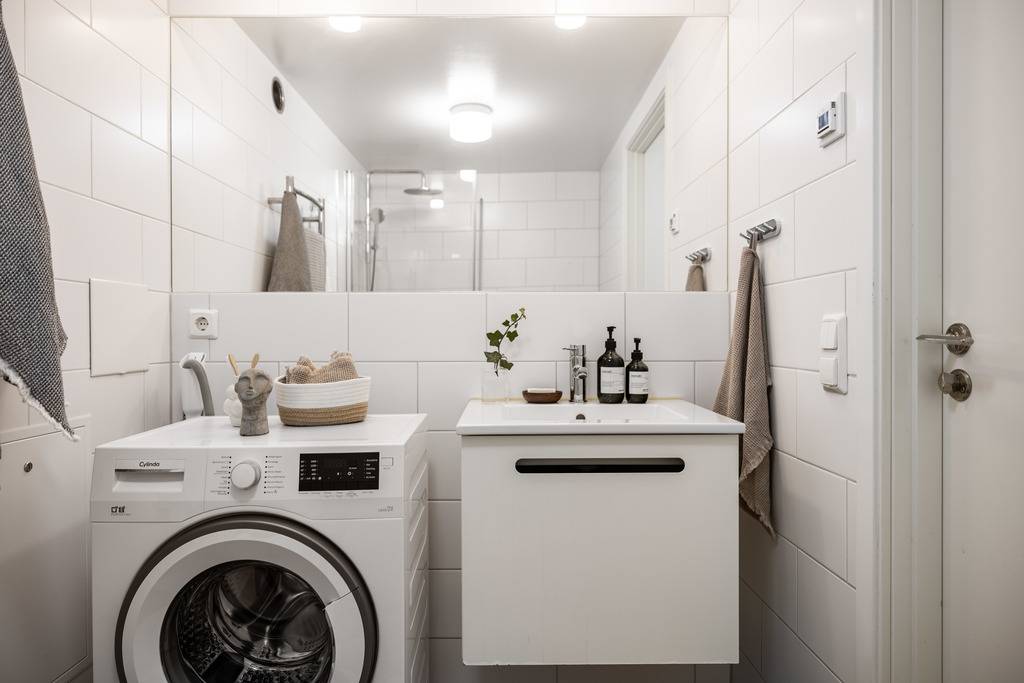 salle de bain blanche