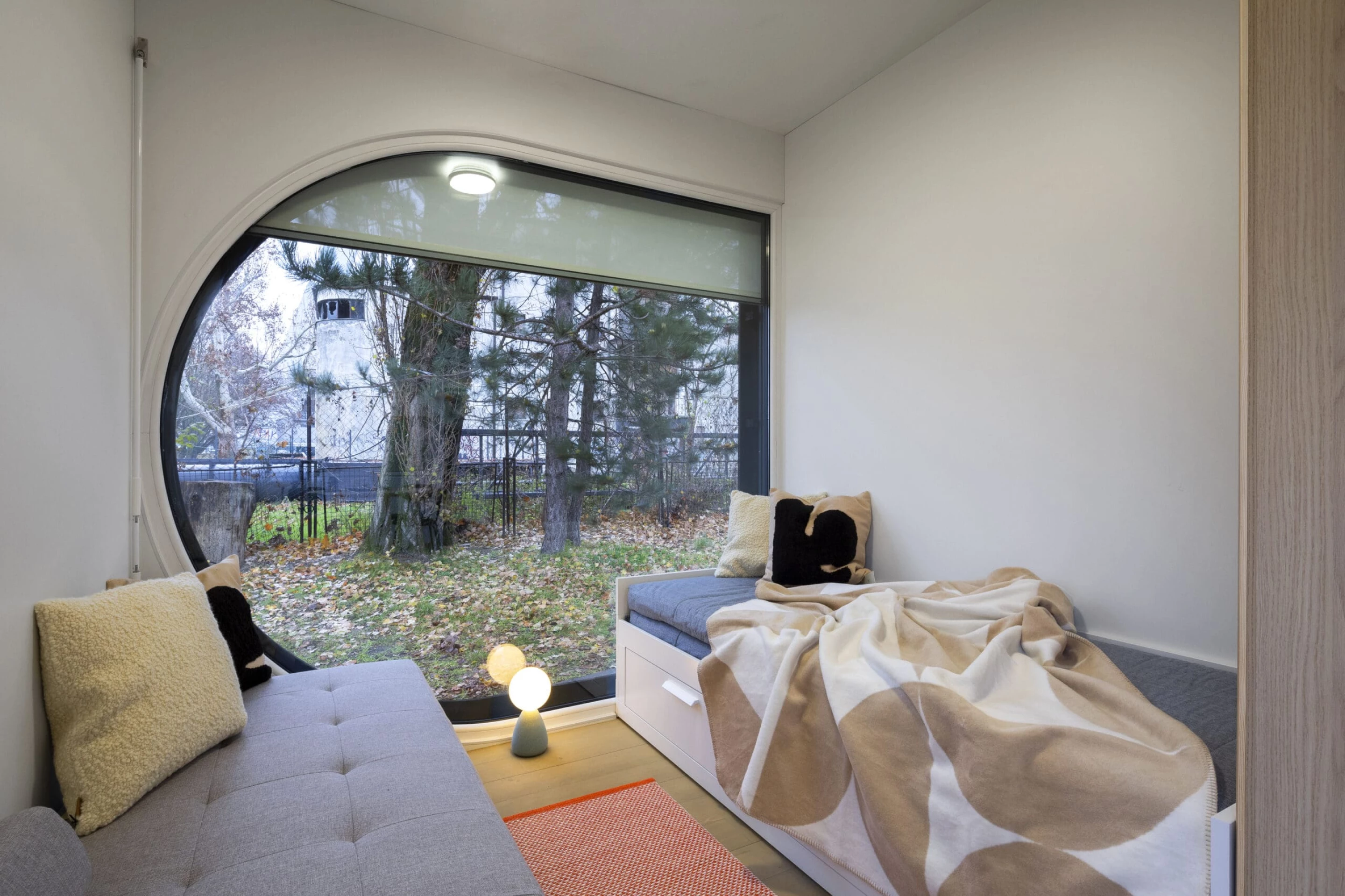 chambre petite maison de 24m2 design et hors reseaux Ecocapsule Box