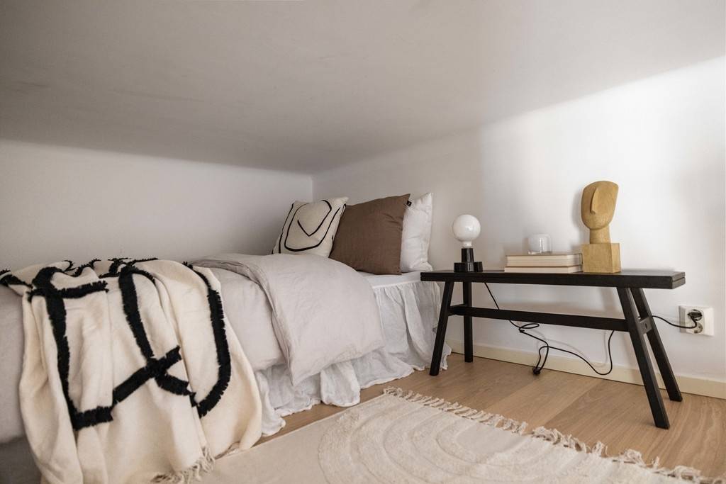 chambre dans mezzanine basse