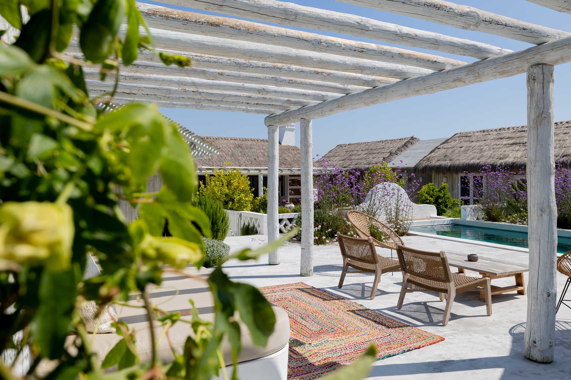 terrasse avec piscine et pergola bois rustique terrasse avec piscine et pergola bois rustique