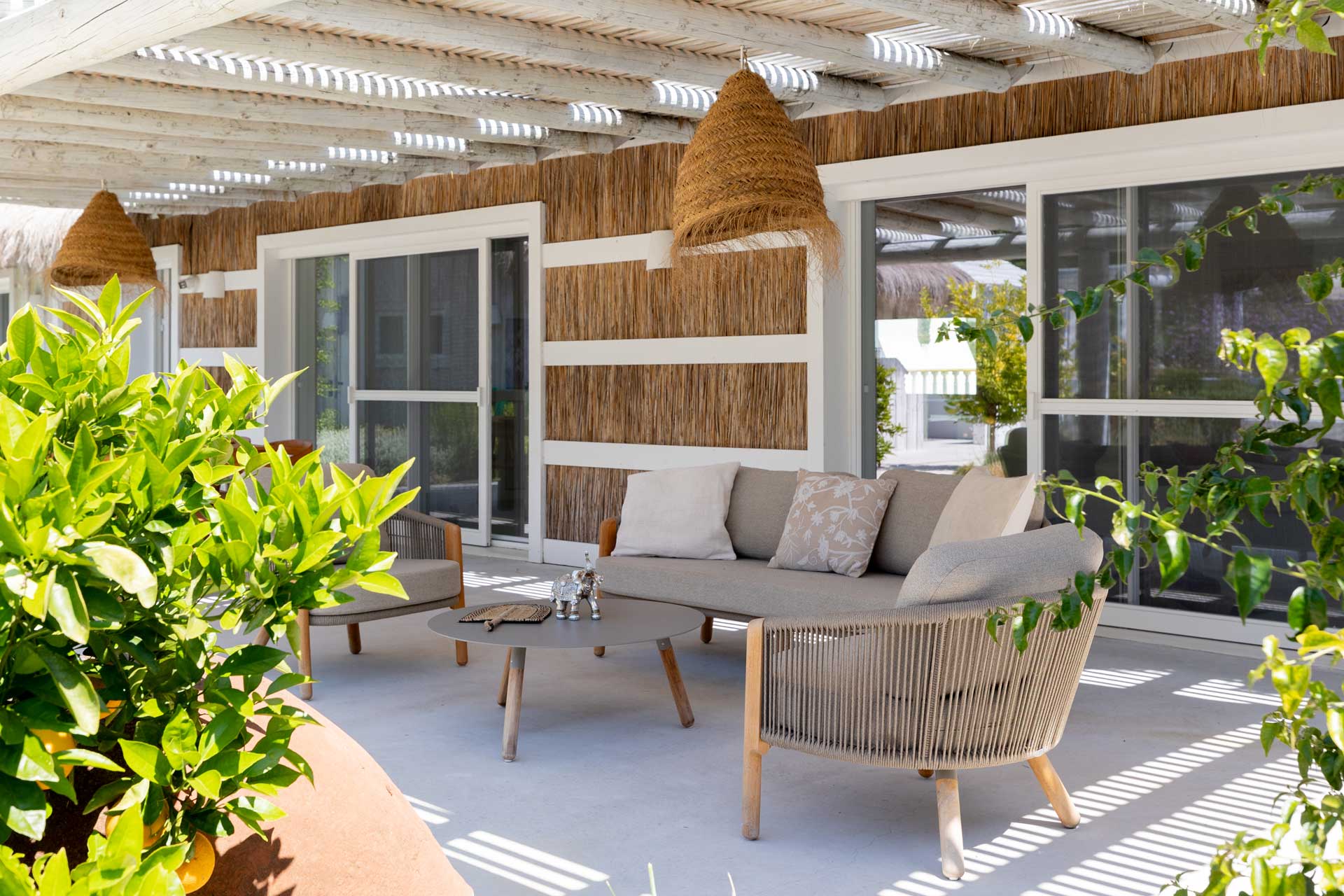 terrasse couverte avec pergola et salon extérieur terrasse couverte avec pergola et salon extérieur