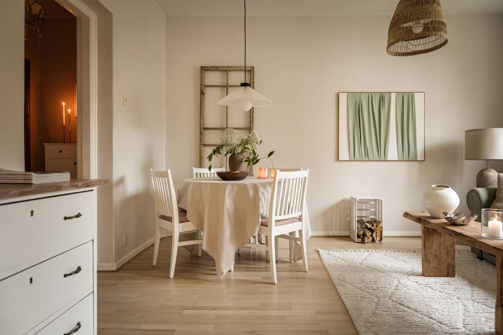 salon décoration verte et beige deux-pièces de 50m2