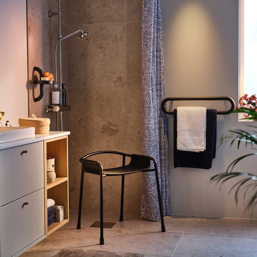 salle de bain IKEA adaptée aux personnes à mobilité réduite