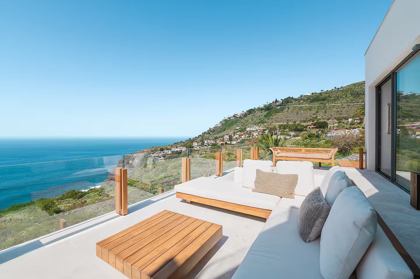 terrasse maison contemporaine avec piscine et vue mer Tenerife