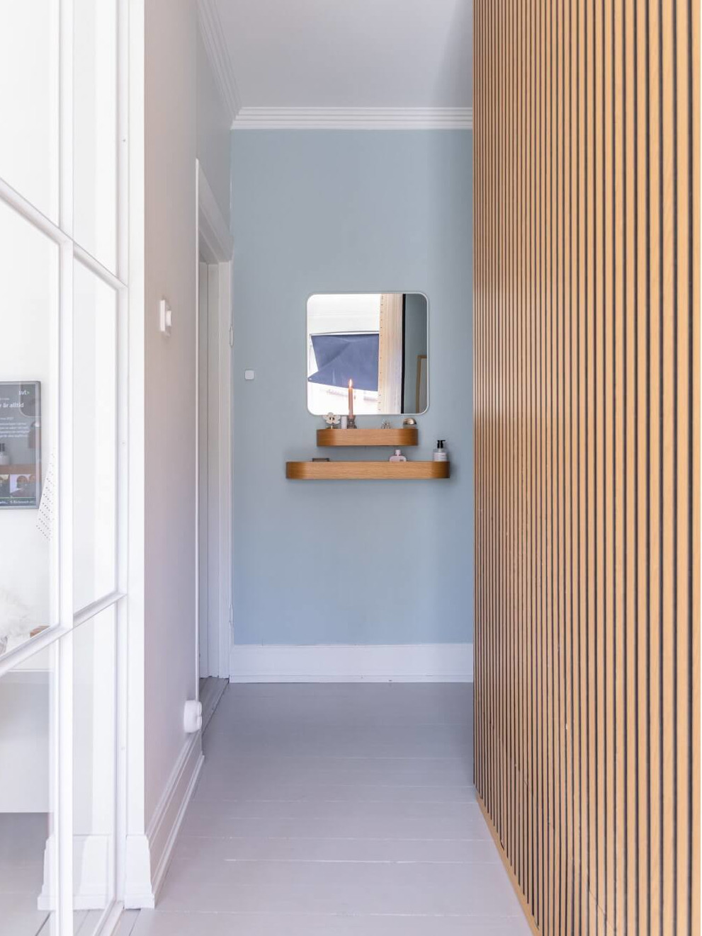 couloir avec tasseaux de bois couloir avec tasseaux de bois