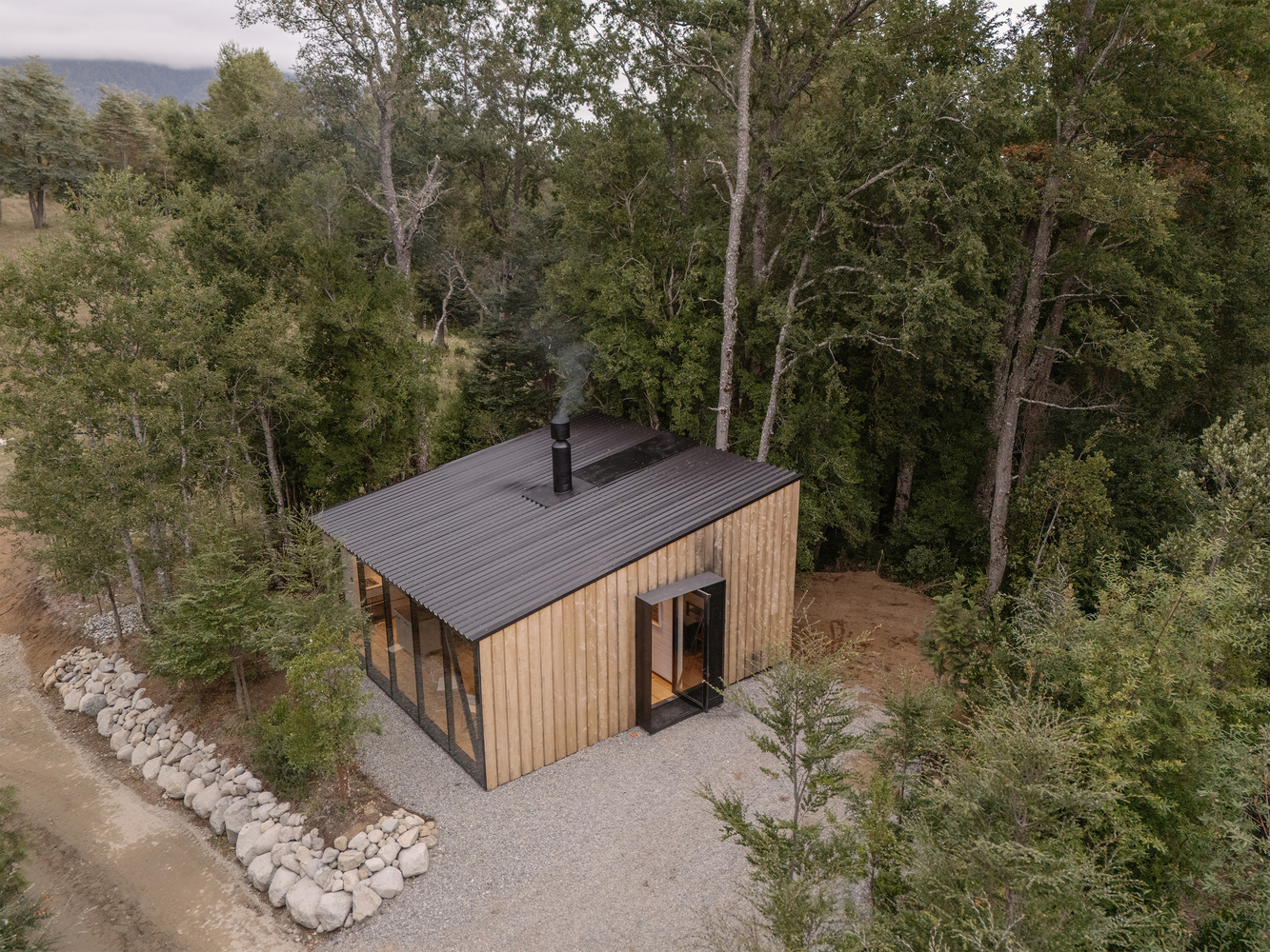 petite maison vitrée de 56m2 petite maison vitrée de 56m2