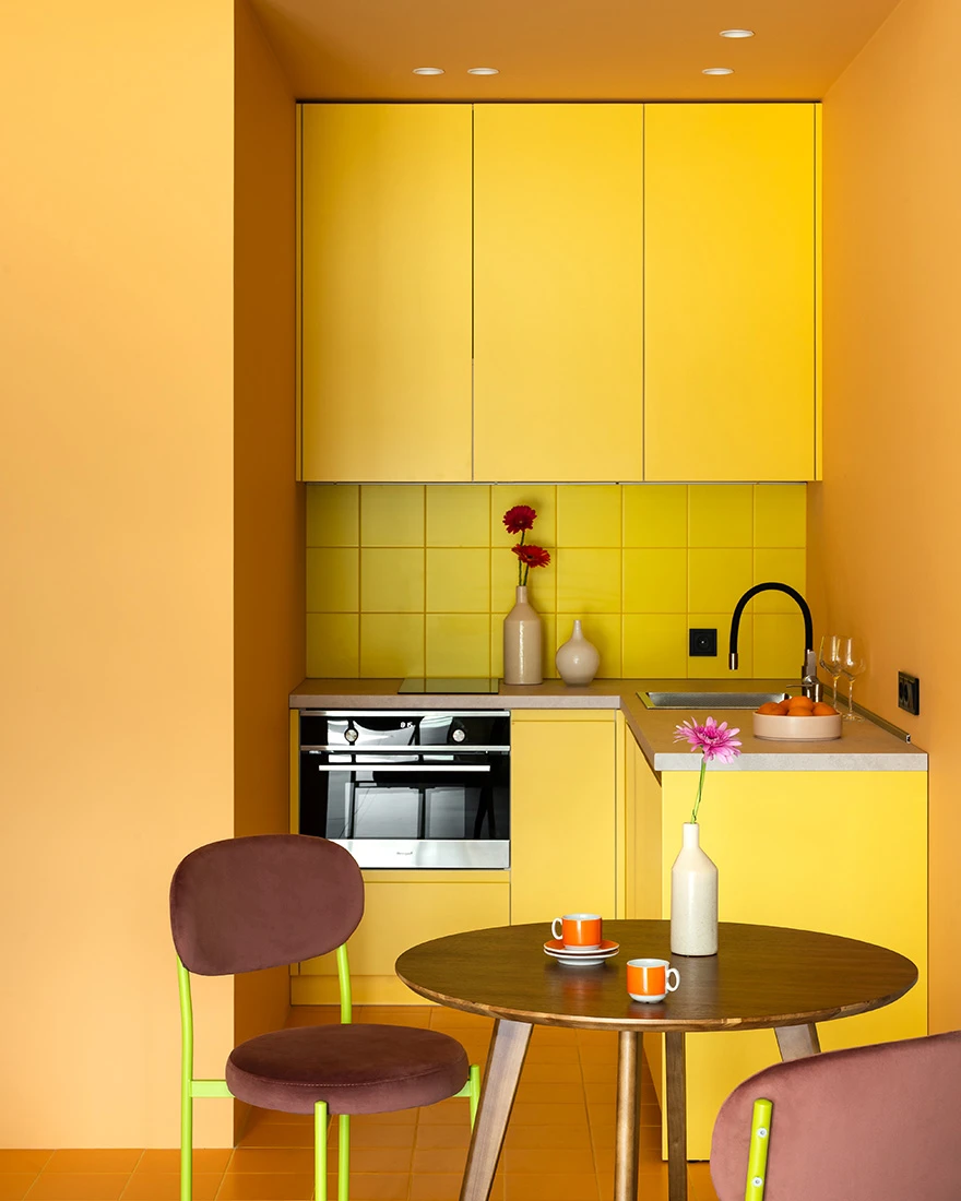 cuisine studio 39m2 décoration design et colorée