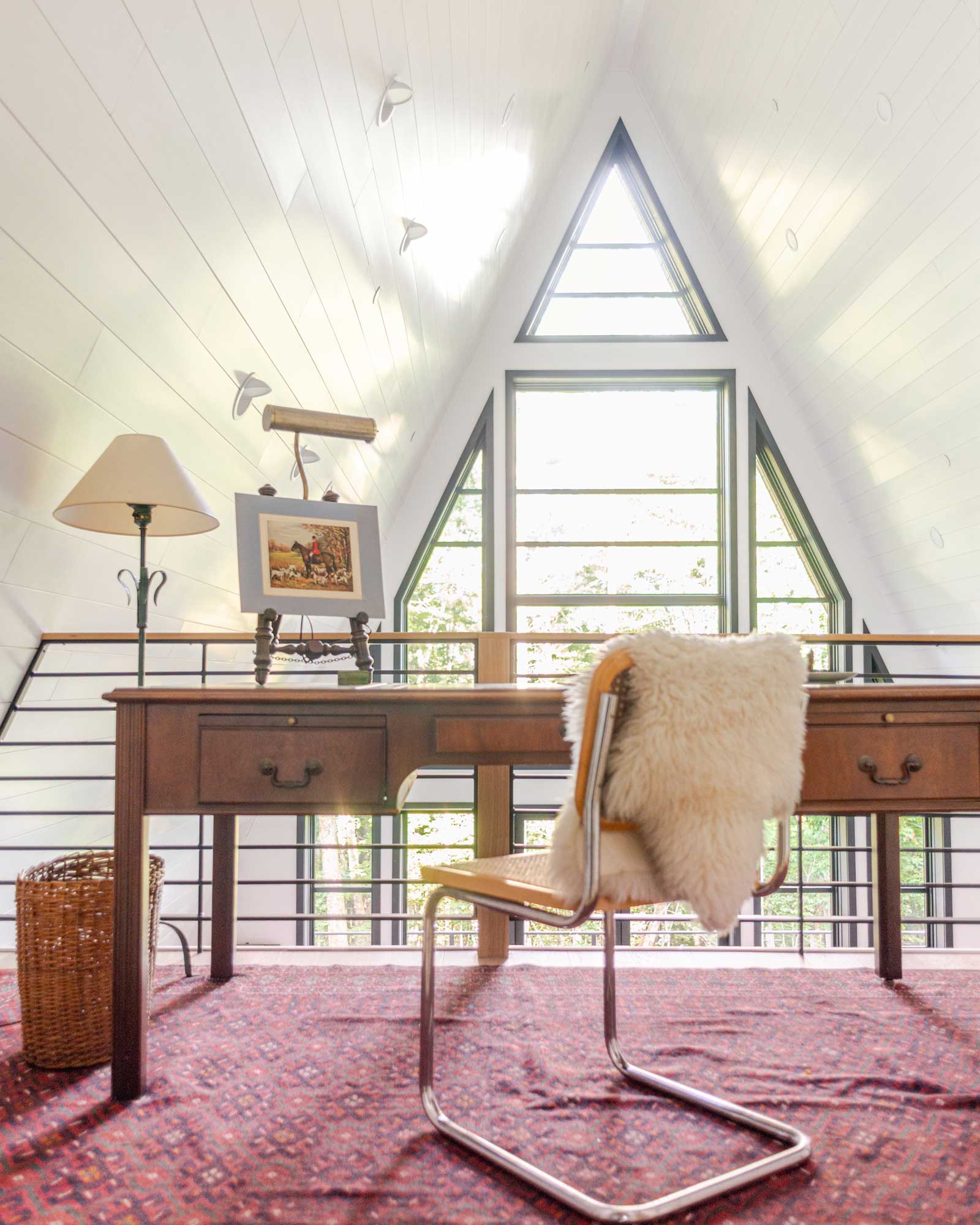 bureau sur mezzanine maison A-Frame Moonlight Mountain House bureau sur mezzanine maison A-Frame Moonlight Mountain House