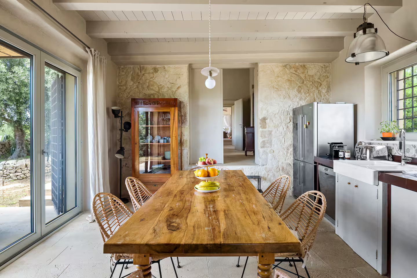 cuisine murs pierres Le Casuzze Sicile