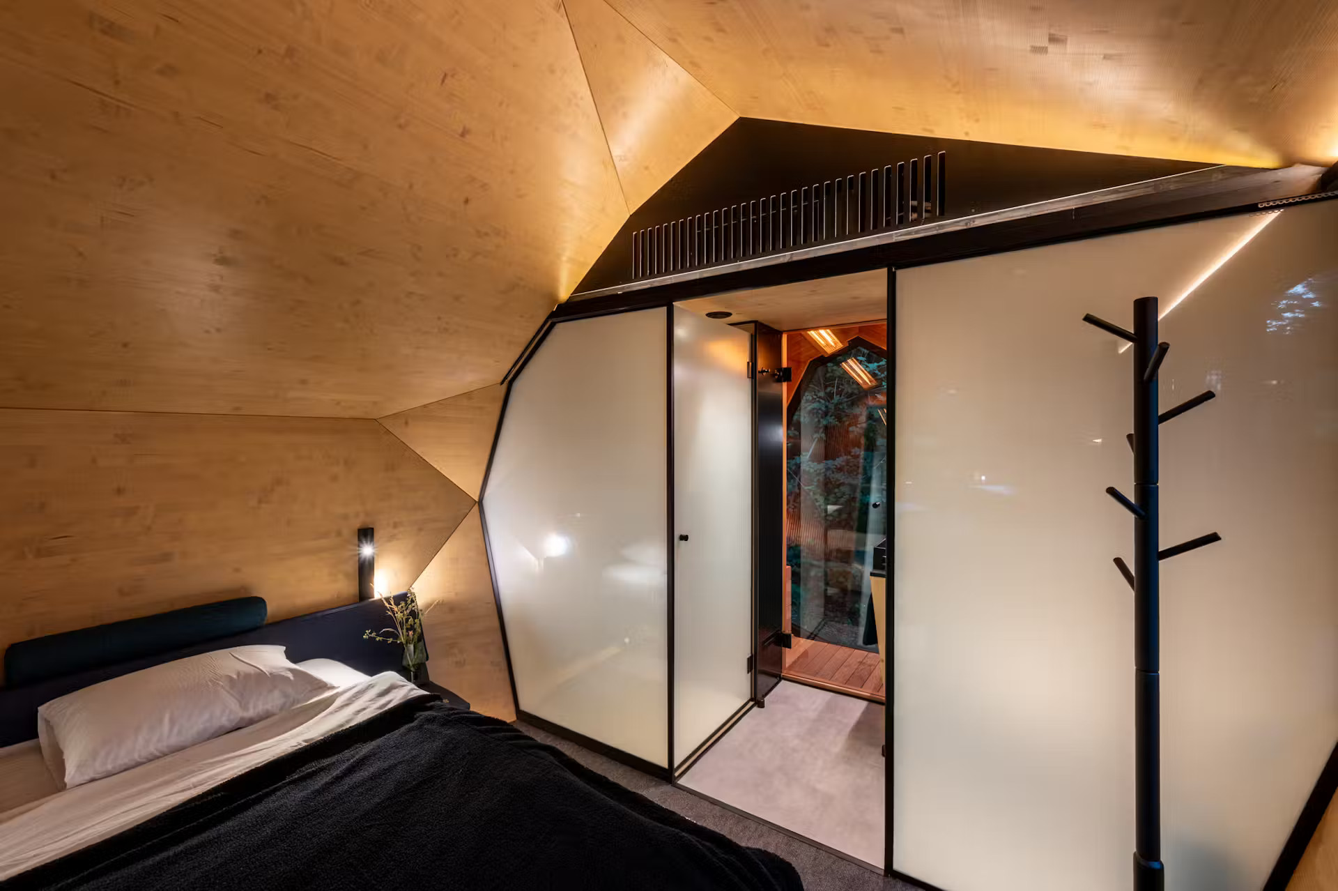 intérieur bois tiny house Pebl Grand par Hello Wood intérieur bois tiny house Pebl Grand par Hello Wood