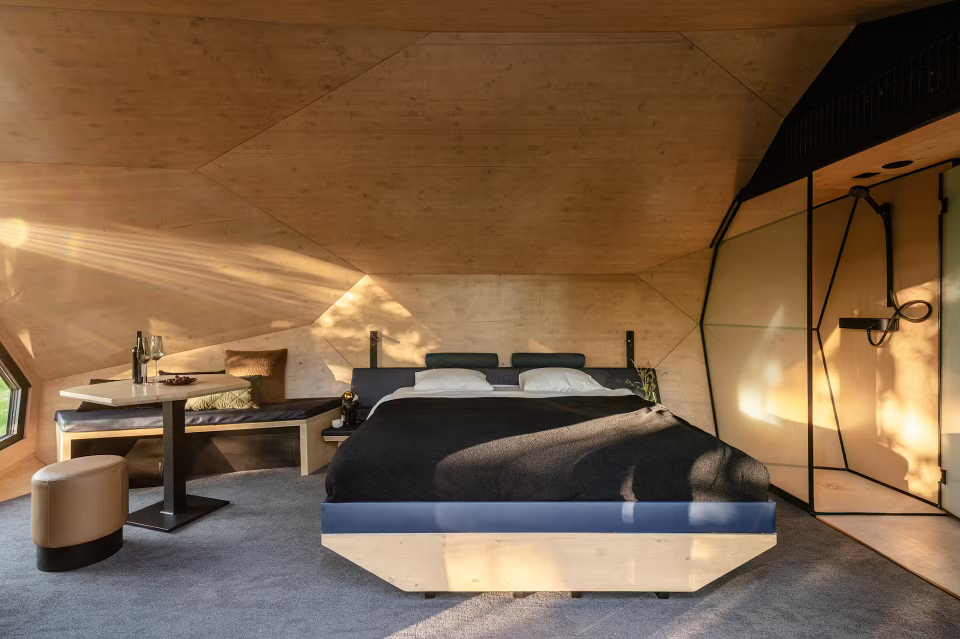 intérieur bois tiny house Pebl Grand par Hello Wood intérieur bois tiny house Pebl Grand par Hello Wood