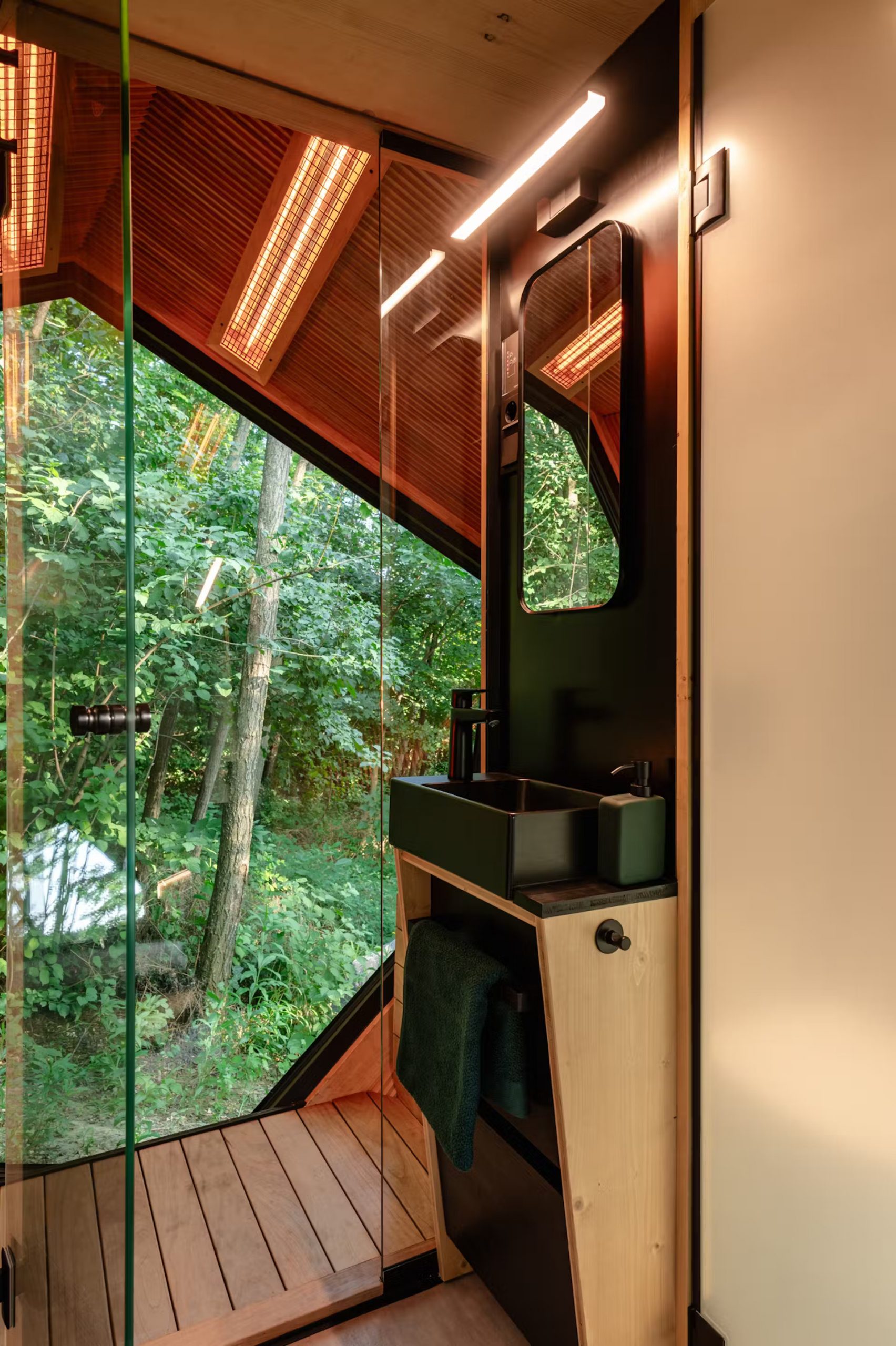 intérieur bois tiny house Pebl Grand par Hello Wood intérieur bois tiny house Pebl Grand par Hello Wood
