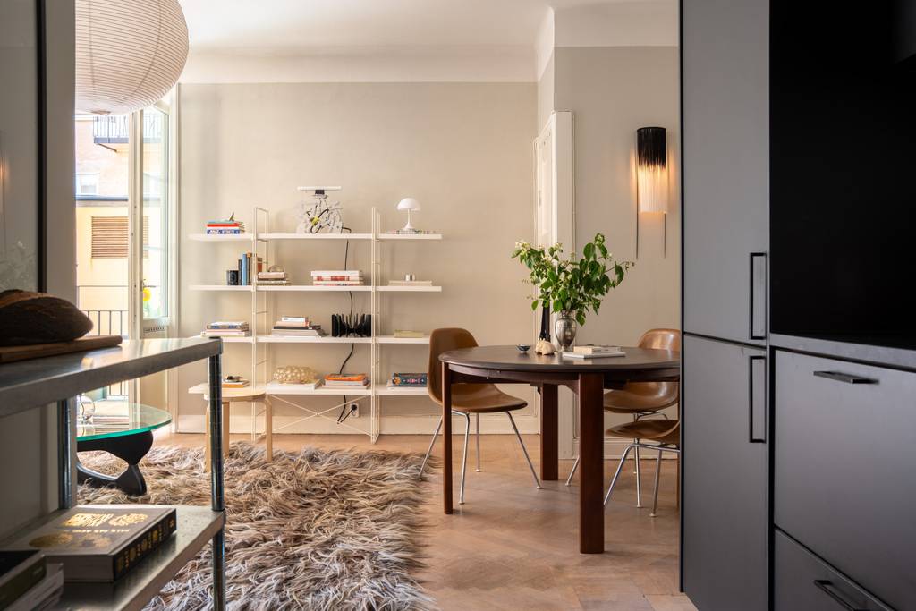 salle à manger et cuisine noire design deux-pièces 39m2 décoration scandinave vintage
