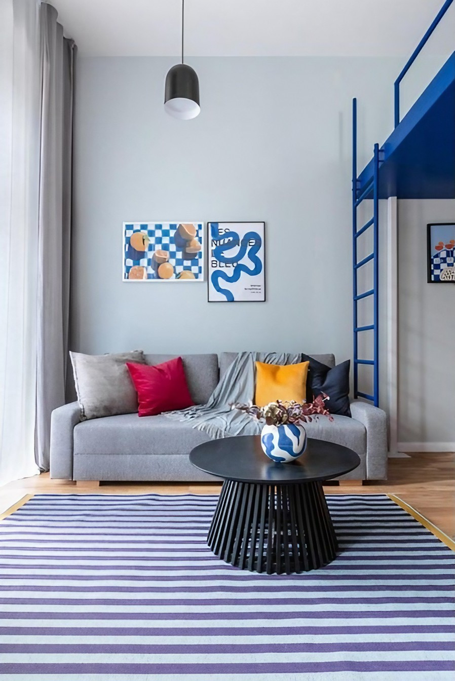 salon mini loft double hauteur décoration design bleue