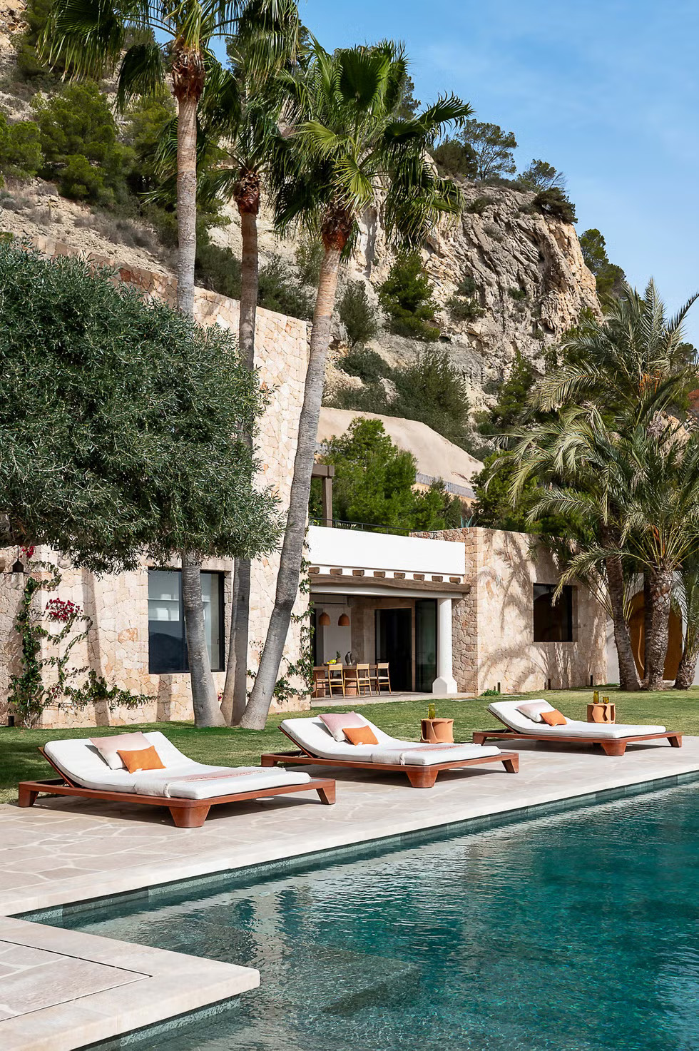 maison moderne avec piscine décoration contemporaine Ibiza maison moderne avec piscine décoration contemporaine Ibiza
