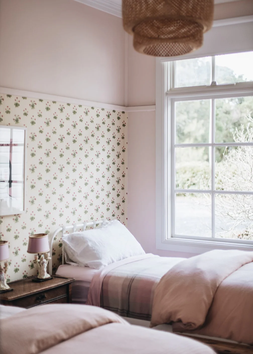 chambre rose papier-peint décoration classique chic