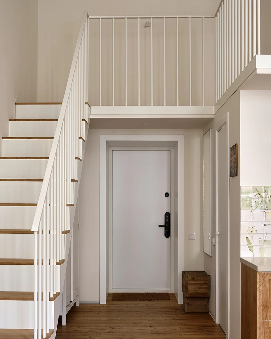 entrée avec escalier appartement en duplex