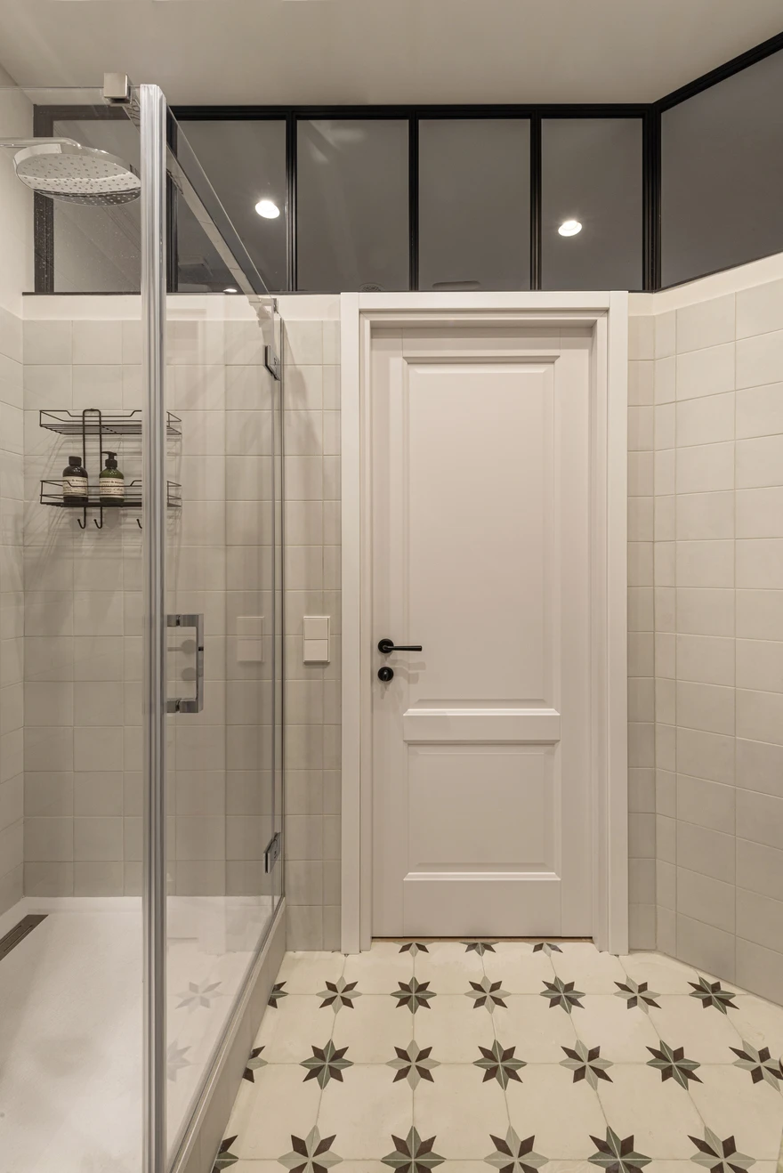 salle de bain blanche et noire sol carreaux de ciment salle de bain blanche et noire sol carreaux de ciment