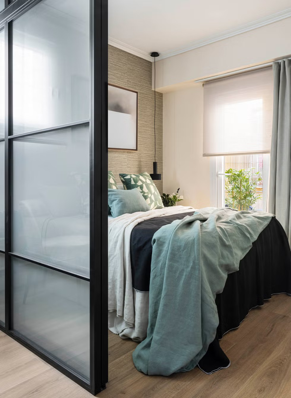 chambre mur verrière vitrage opaque avec système électrique