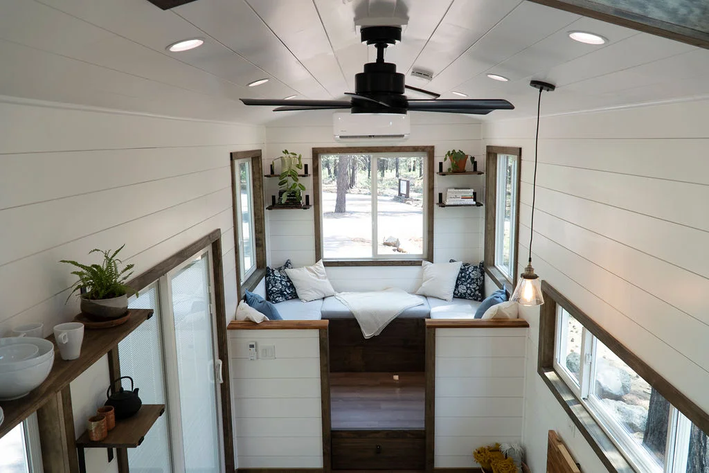 salon transformable en chambre tiny house 28m2 The Olympic