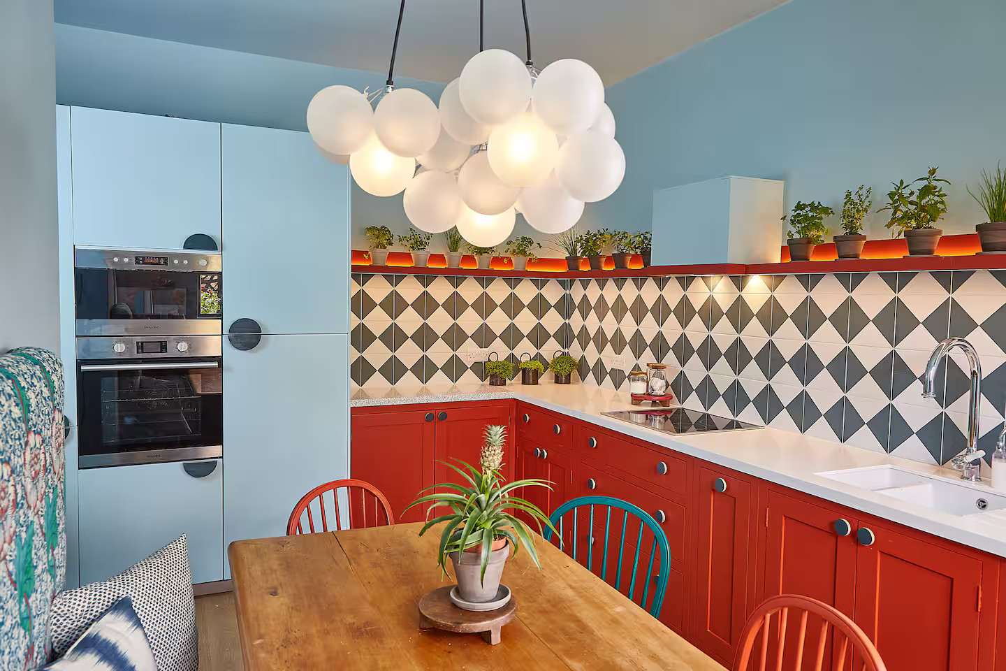 cuisine rouge et bleue maison de ville Bath