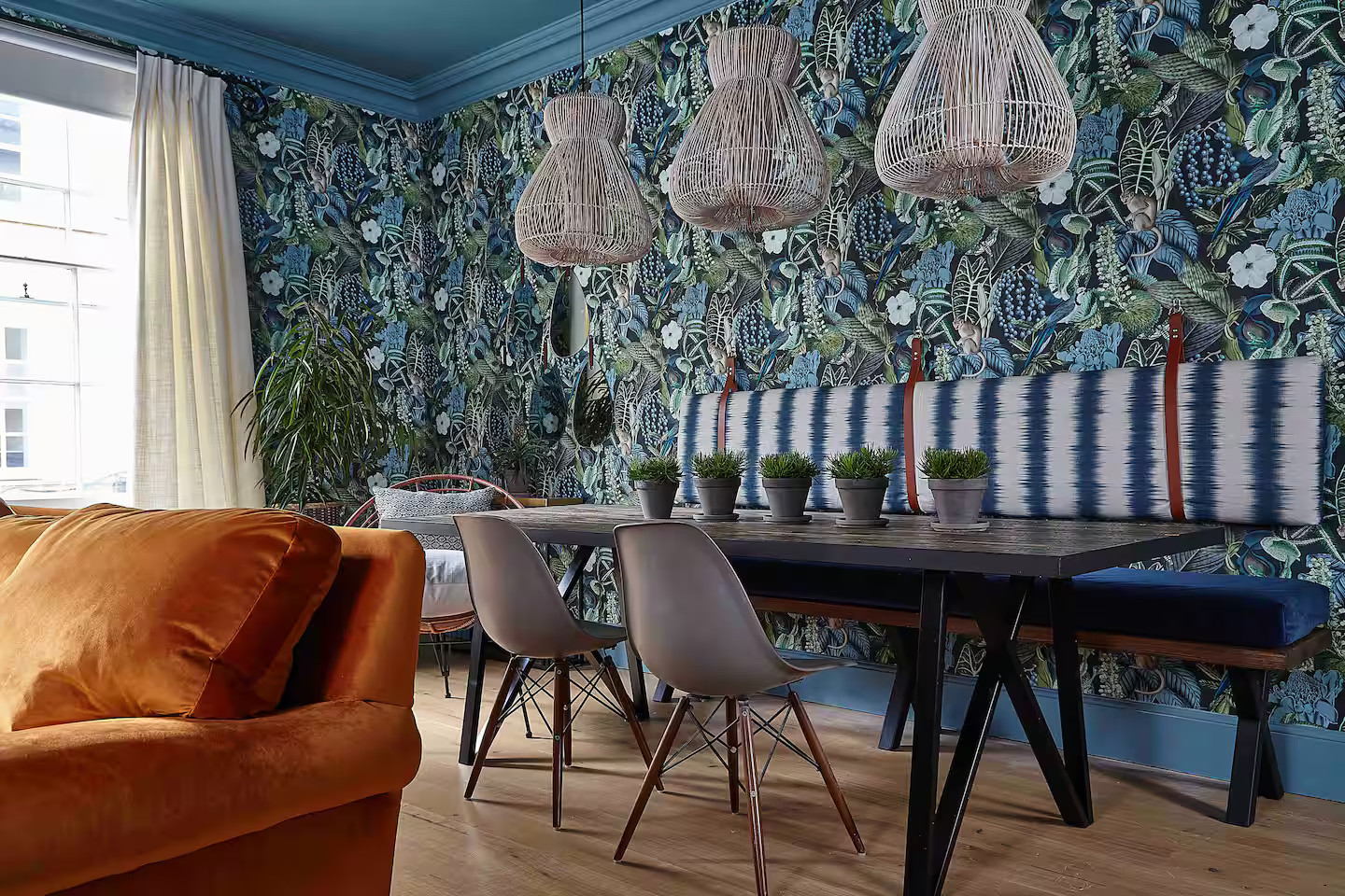 salle à manger et salon décoration vintage plafond bleu maison de ville Bath