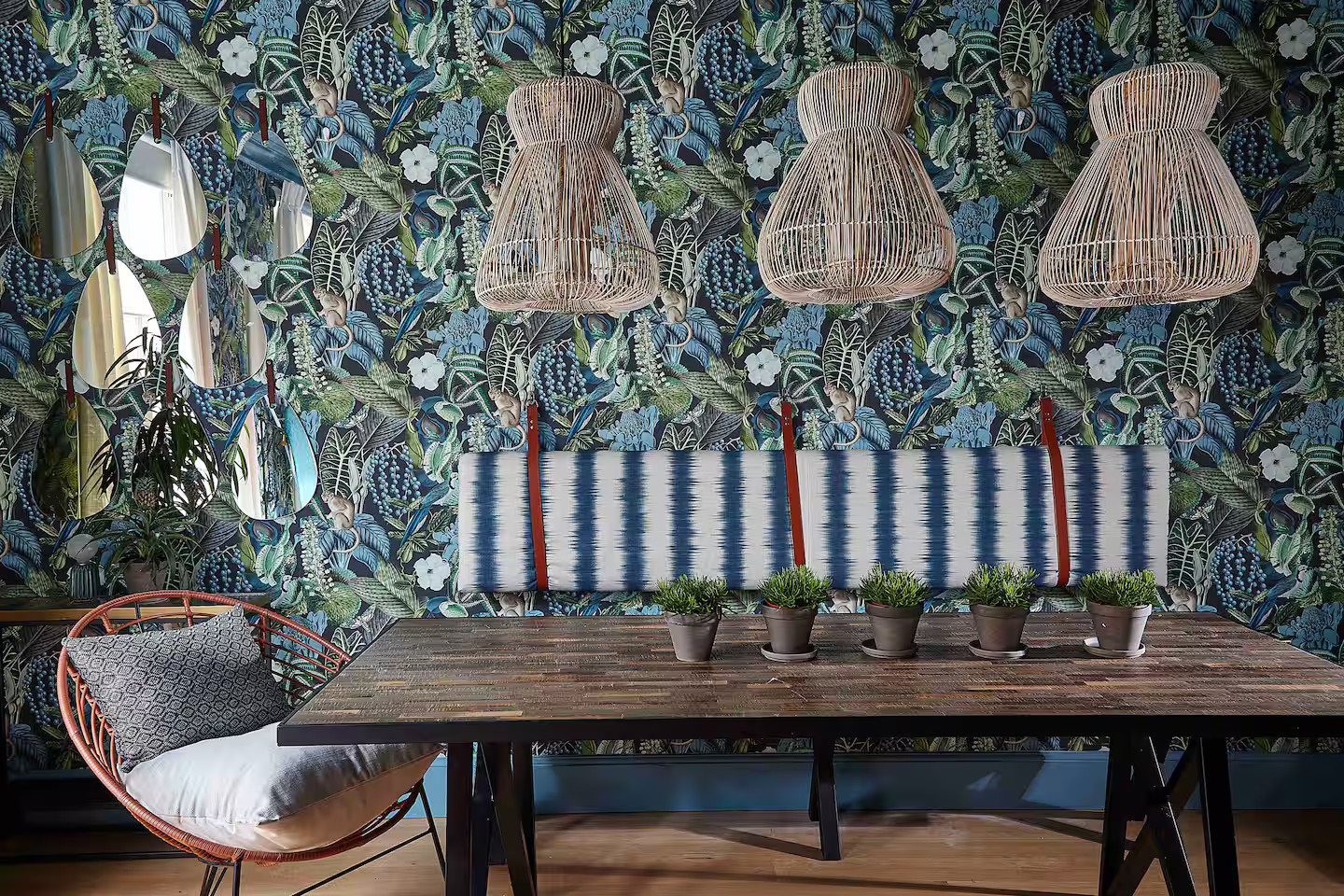 salle à manger décoration vintage plafond bleu maison de ville Bath