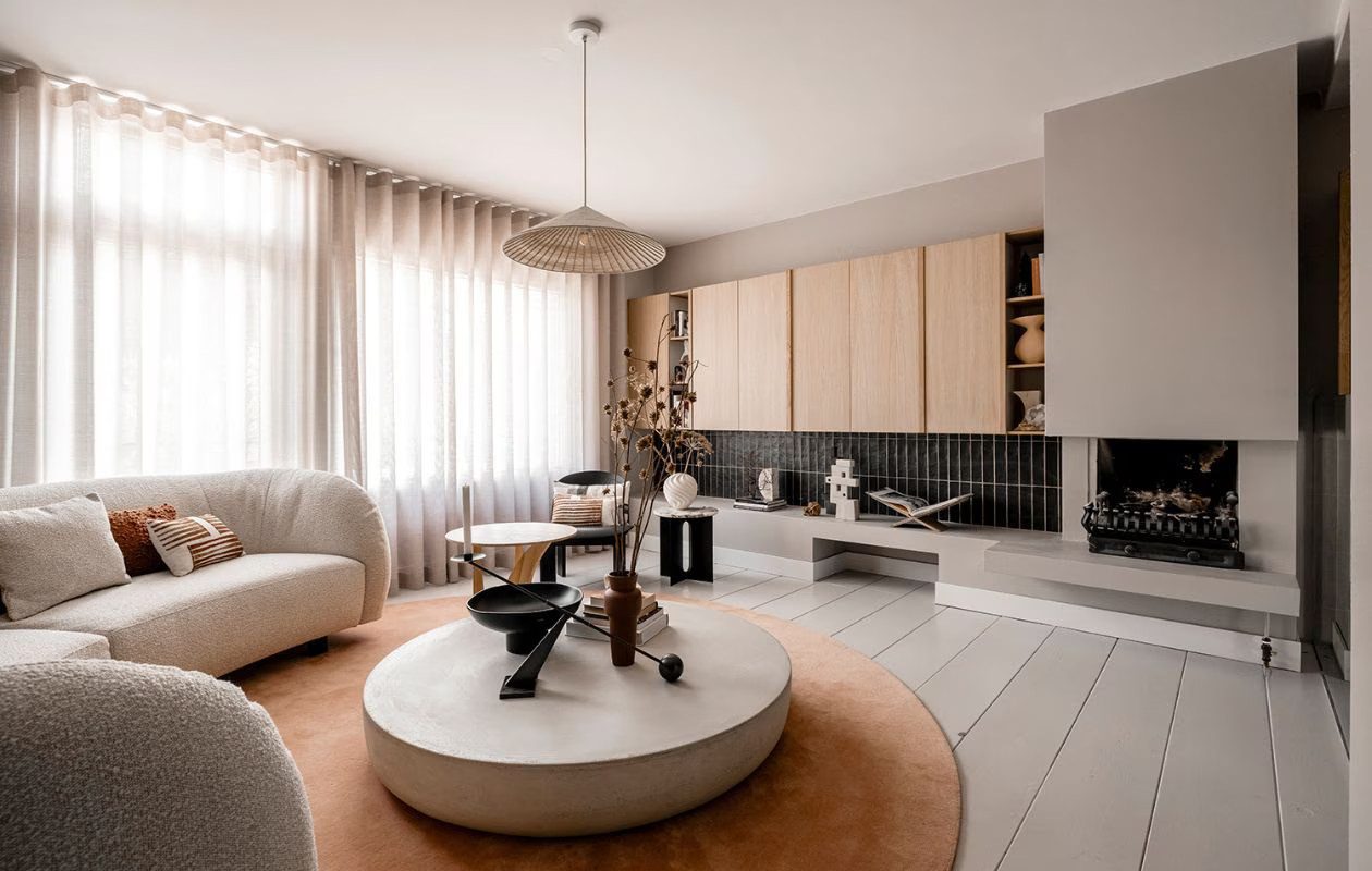 salon décoration contemporaine avec cheminée