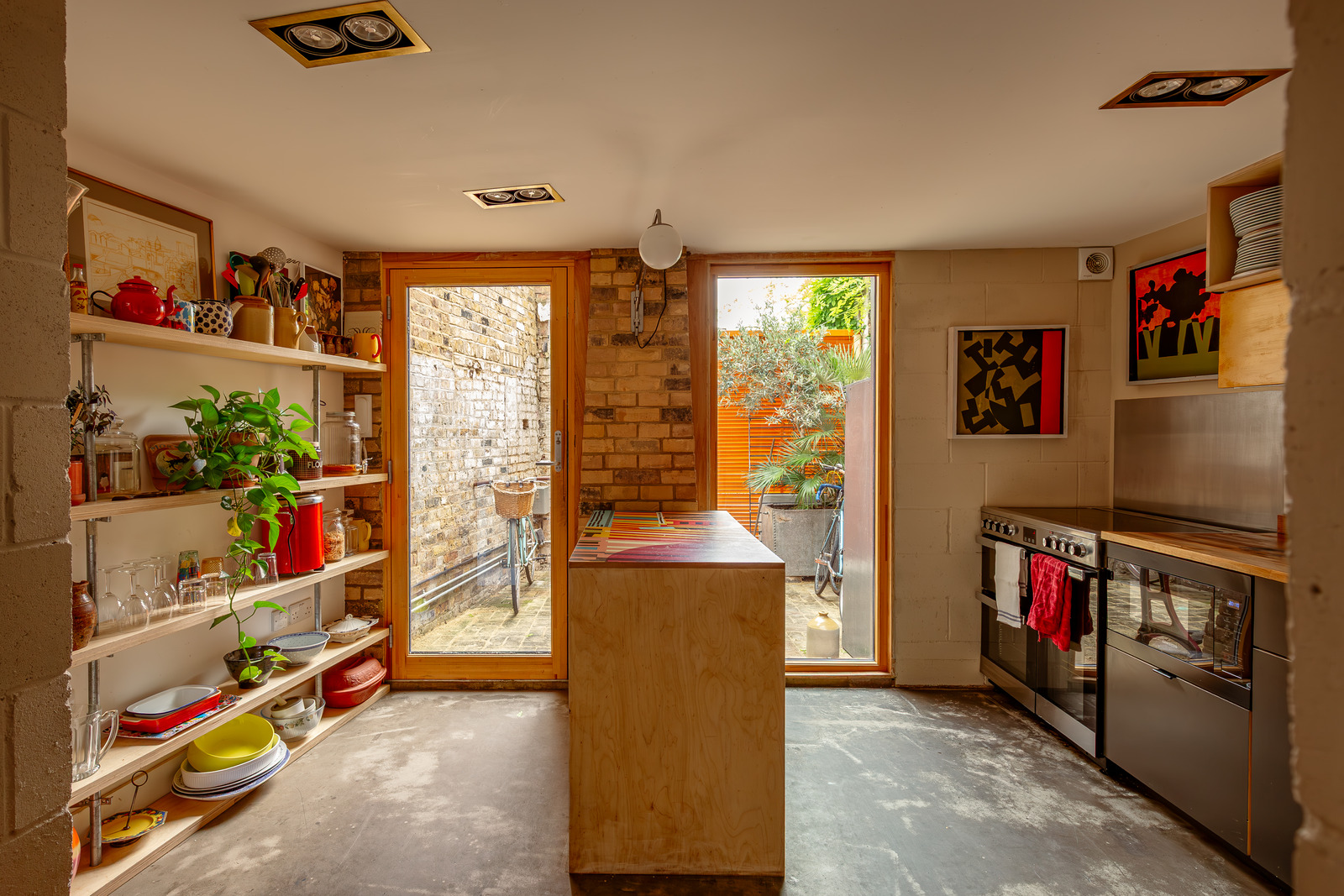 cuisine maison pop sur trois niveaux rénovée par architectes Londres cuisine maison pop sur trois niveaux rénovée par architectes Londres