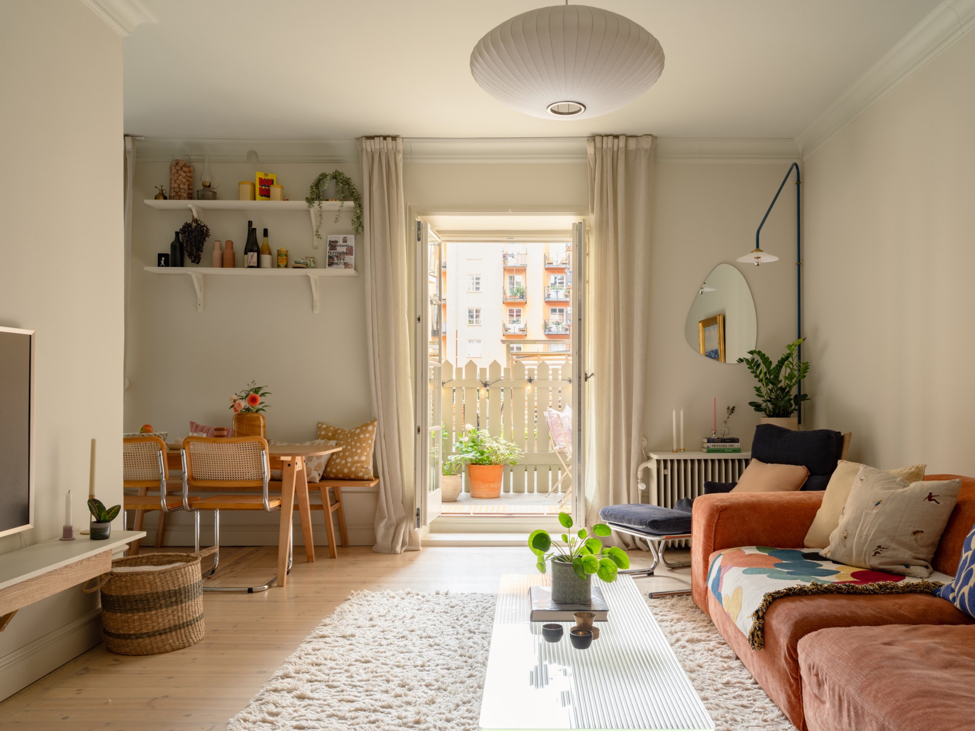 salon avec patio appartement 76m2