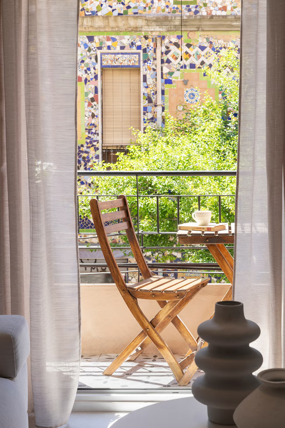 balcon sur rue Espagne appartement 70m2 balcon sur rue Espagne appartement 70m2