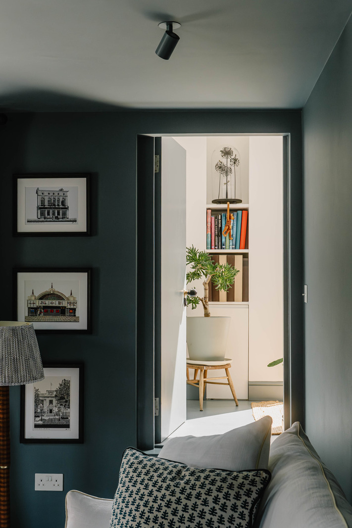 salon murs et plafonds gris décoration contemporaine maison de ville Londres