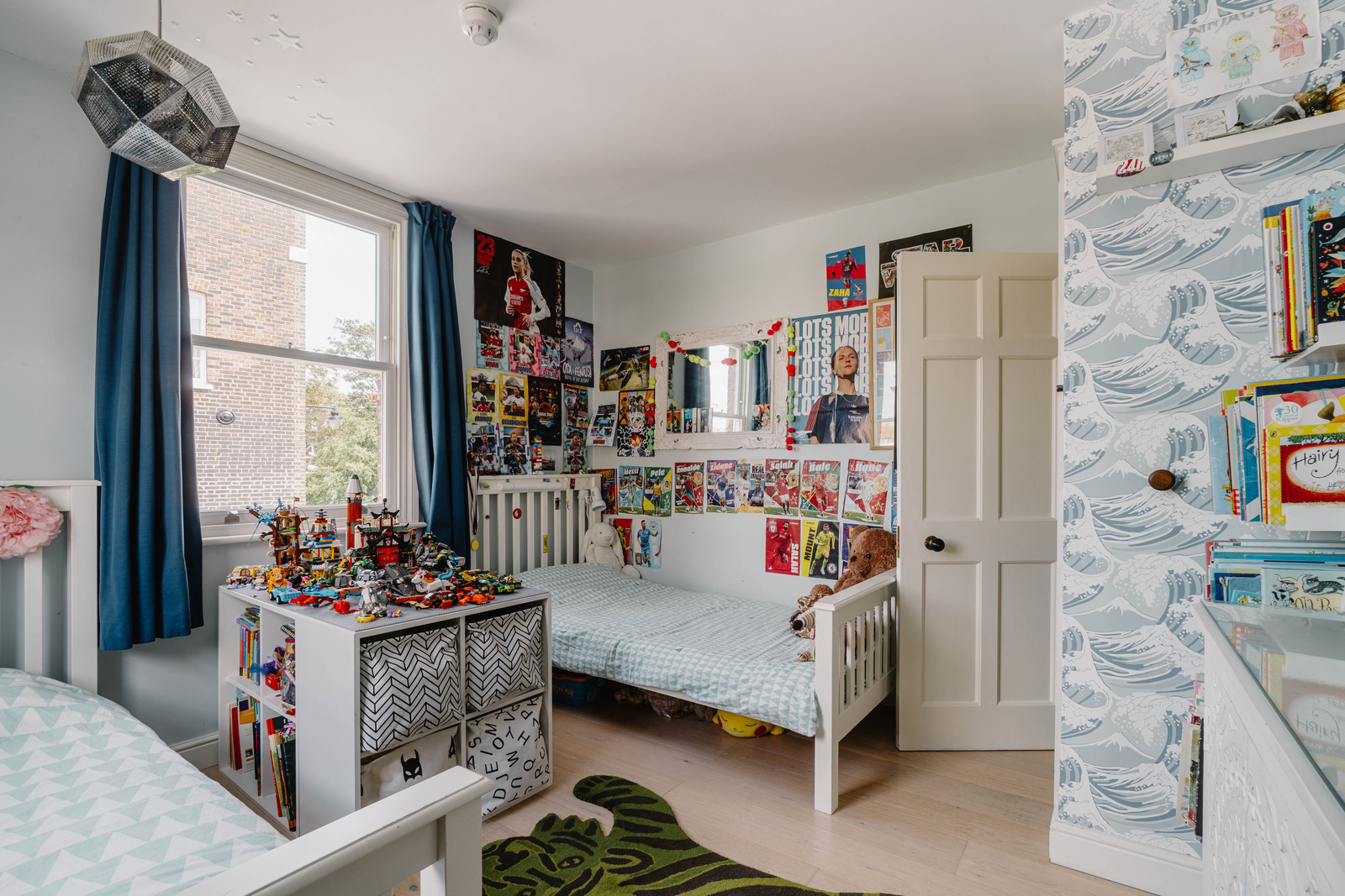 chambre enfants à deux lits décoration contemporaine maison de ville Londres