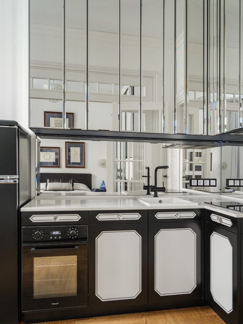 chambre miroir noire et blanche style Chanel chambre miroir noire et blanche style Chanel