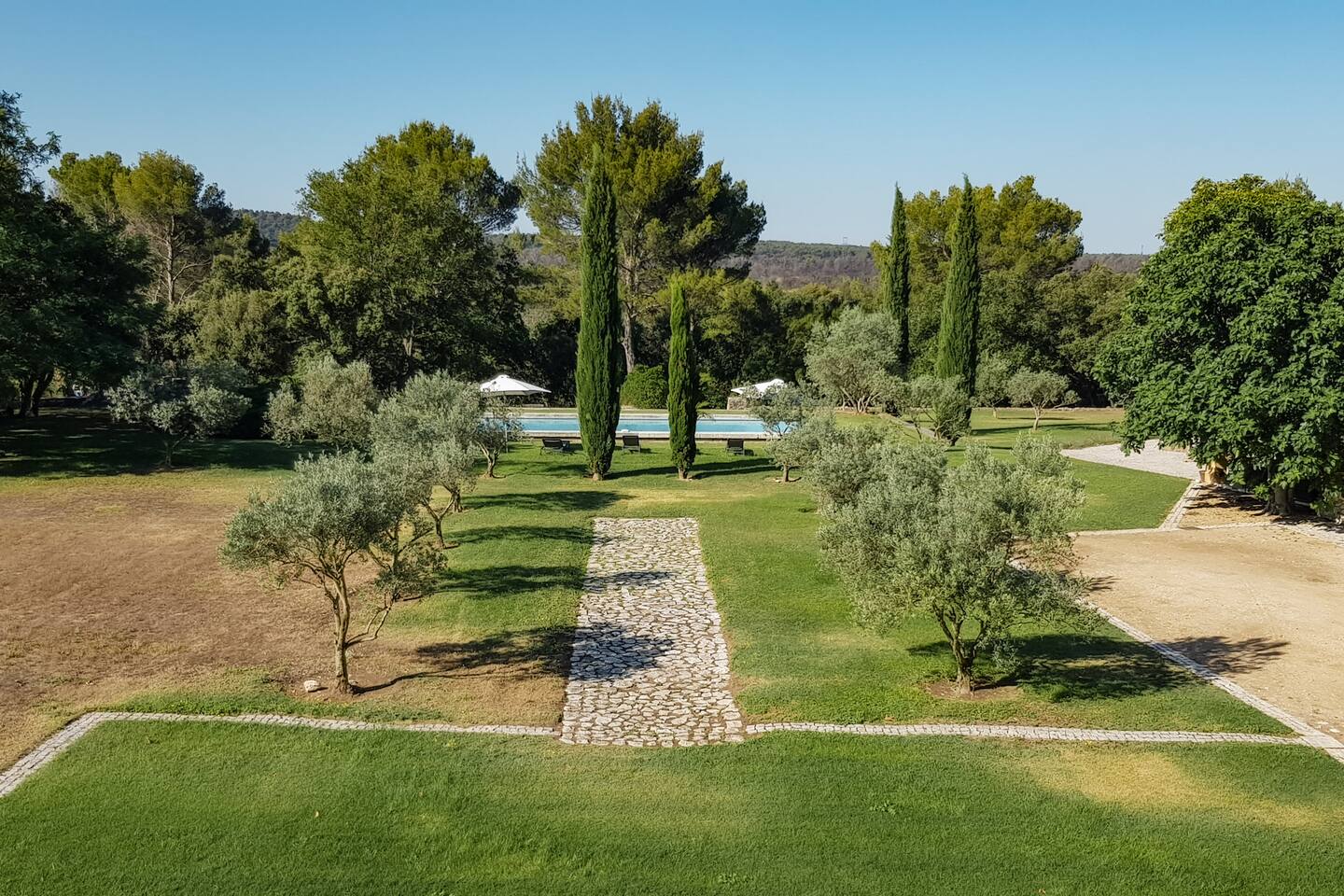 maison Provence ancienne en pierres avec piscine La Bergerie Aix-en-Provence
