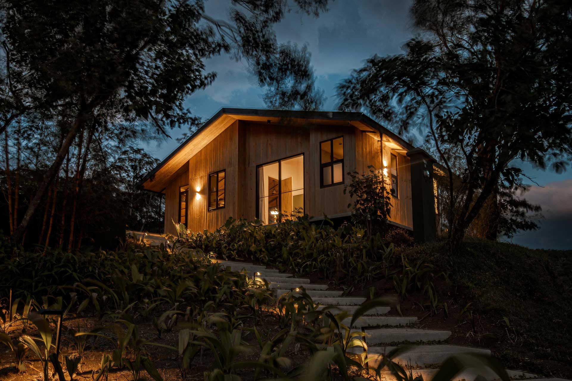maison en bois vue nuit