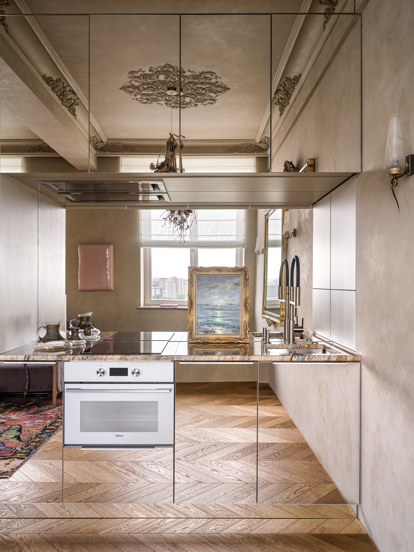cuisine miroir appartement 50m2 décoration contemporaine et baroque cuisine miroir appartement 50m2 décoration contemporaine et baroque