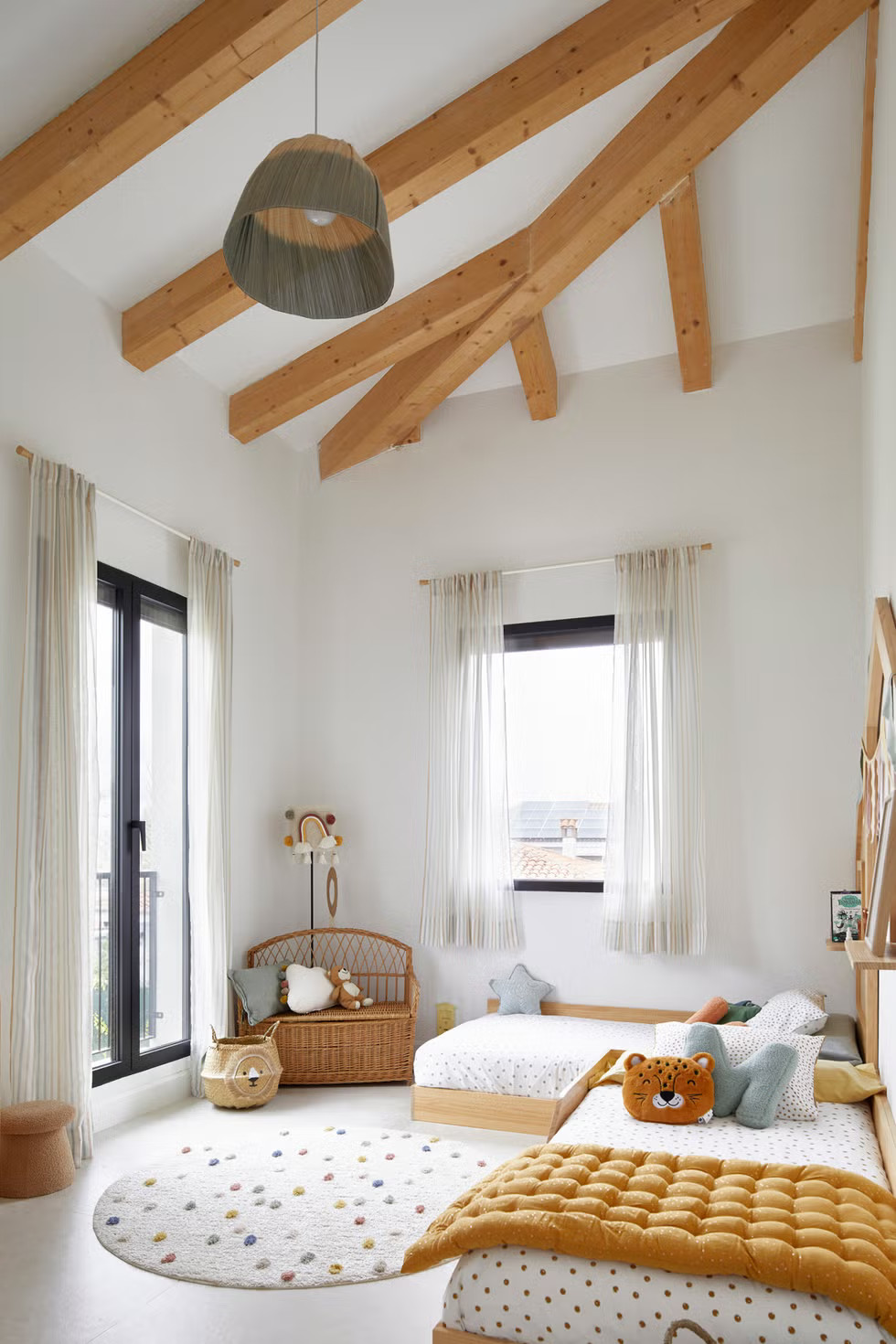 chambre enfant avec poutres