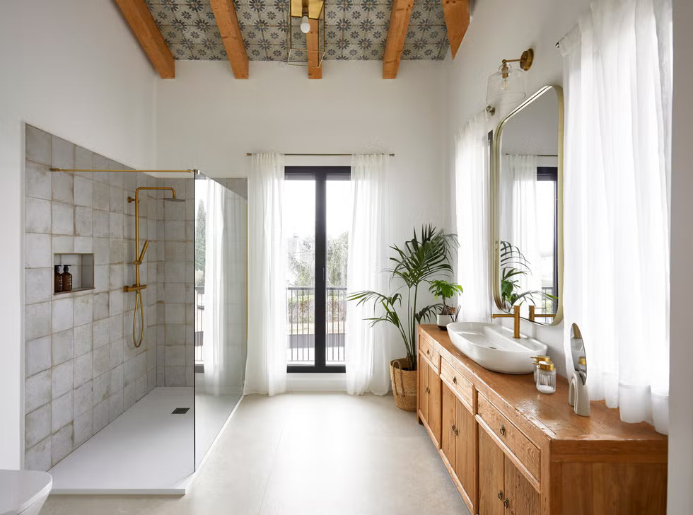 grande salle de bain douche extra plate