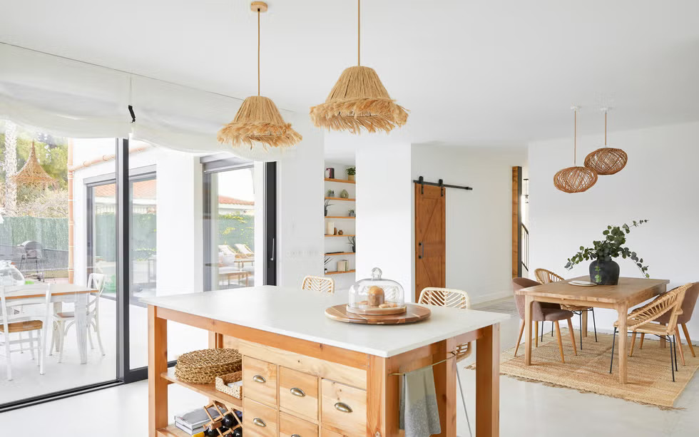 salle à manger et cuisine ouverte décoration naturelle et contemporaine