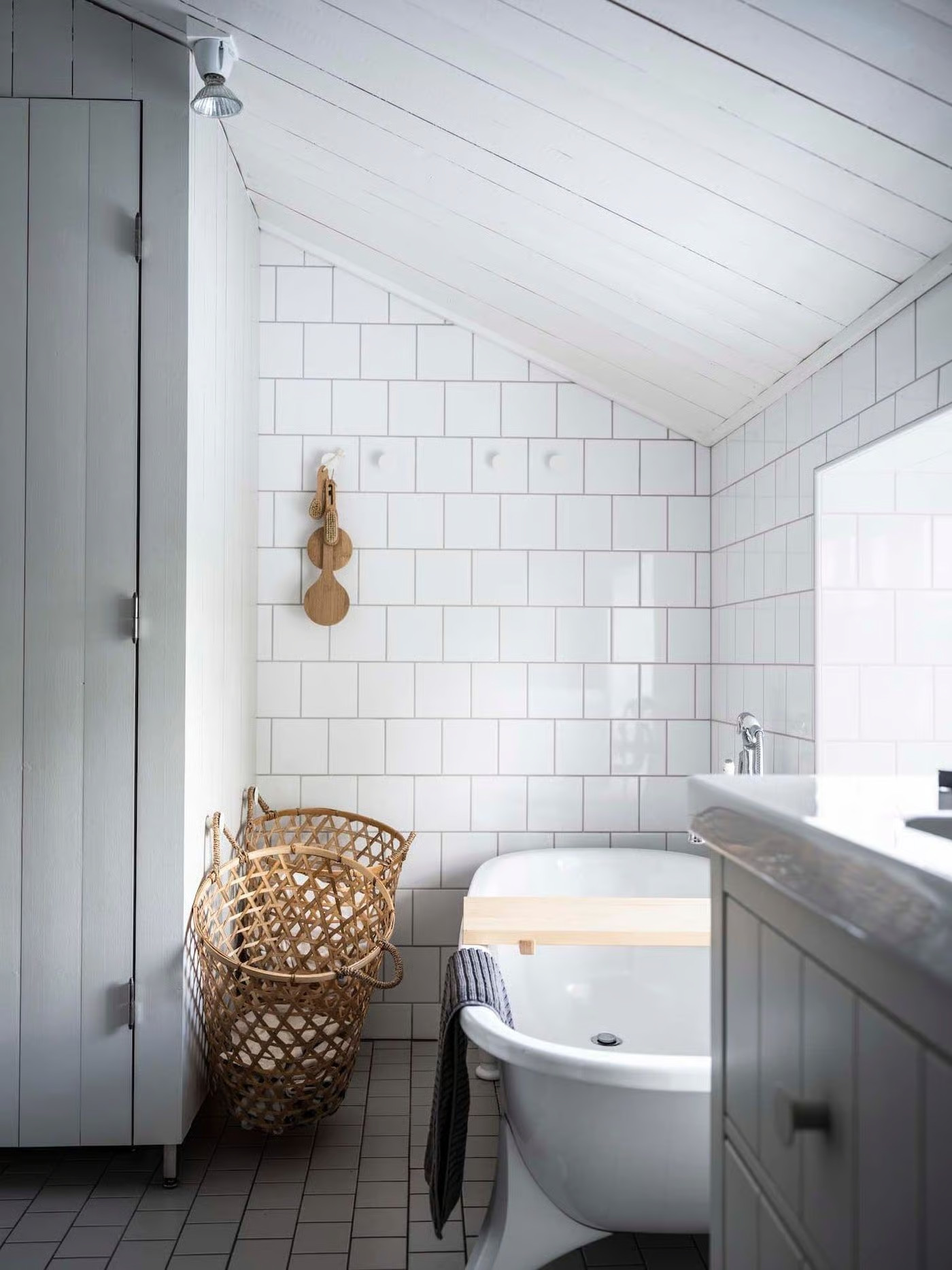 salle de bain mansardée style campagne chic salle de bain mansardée style campagne chic